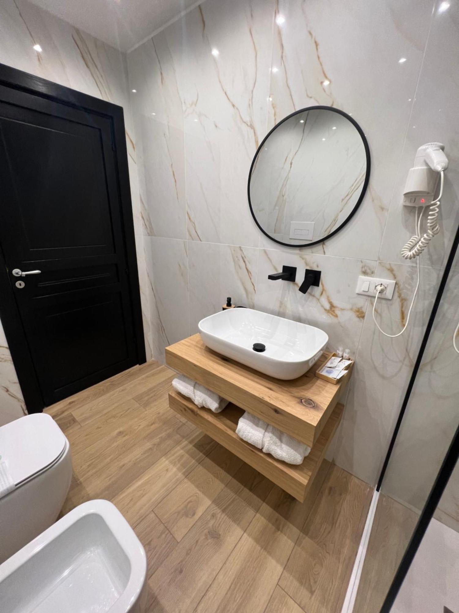 Real Suite Spa Palermo Bagian luar foto